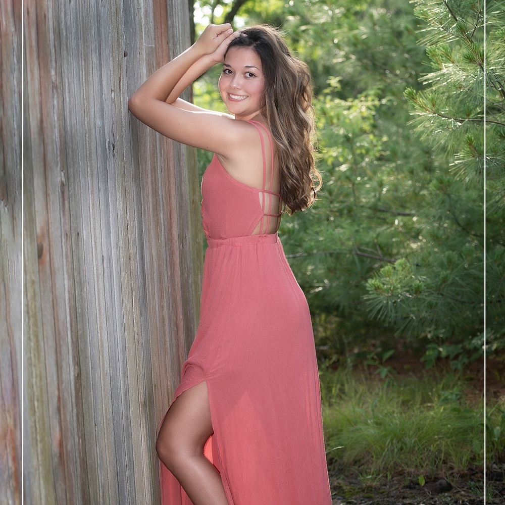 Color is more salmon and is an xs but fits closer to a small. Only worn twice.